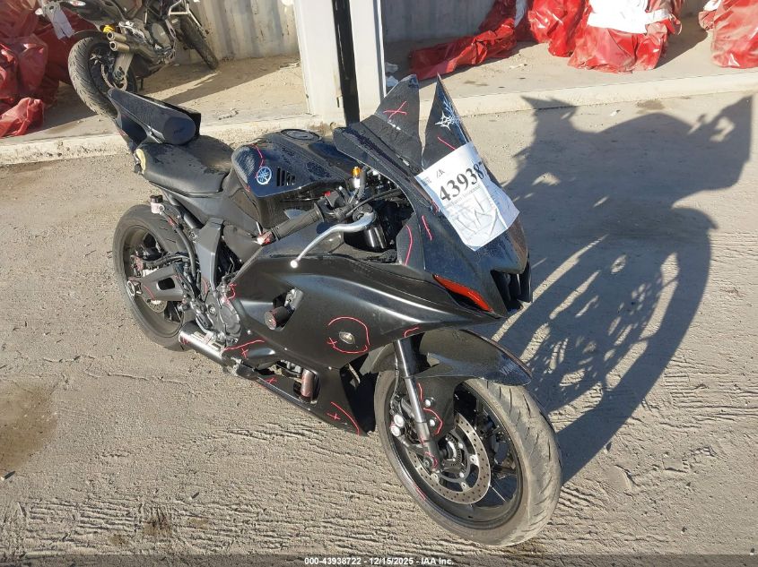 2025 Yamaha YZFR7