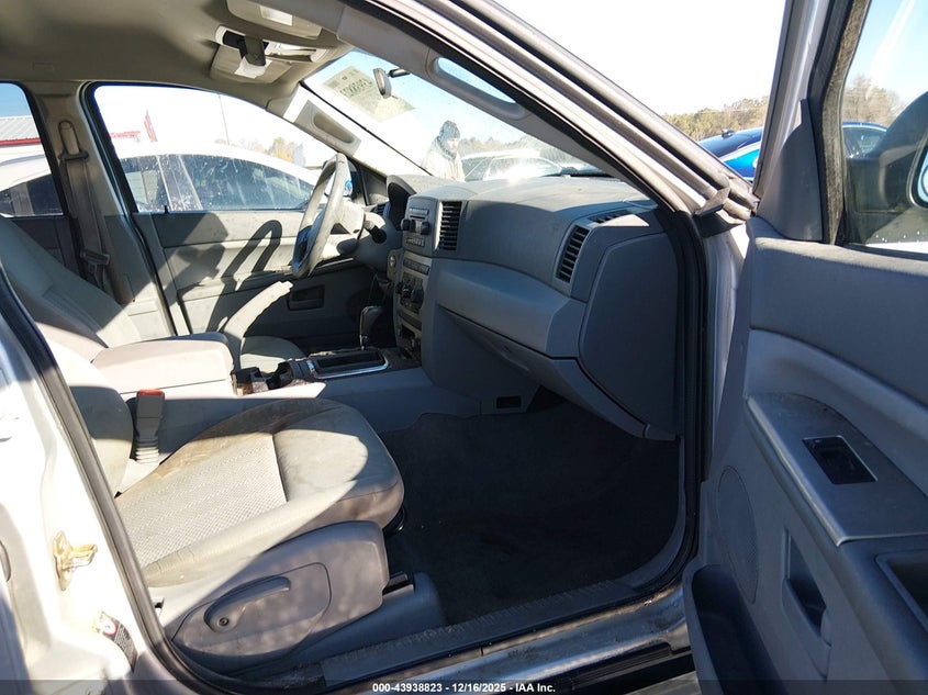 2005 Jeep Grand Cherokee Laredo