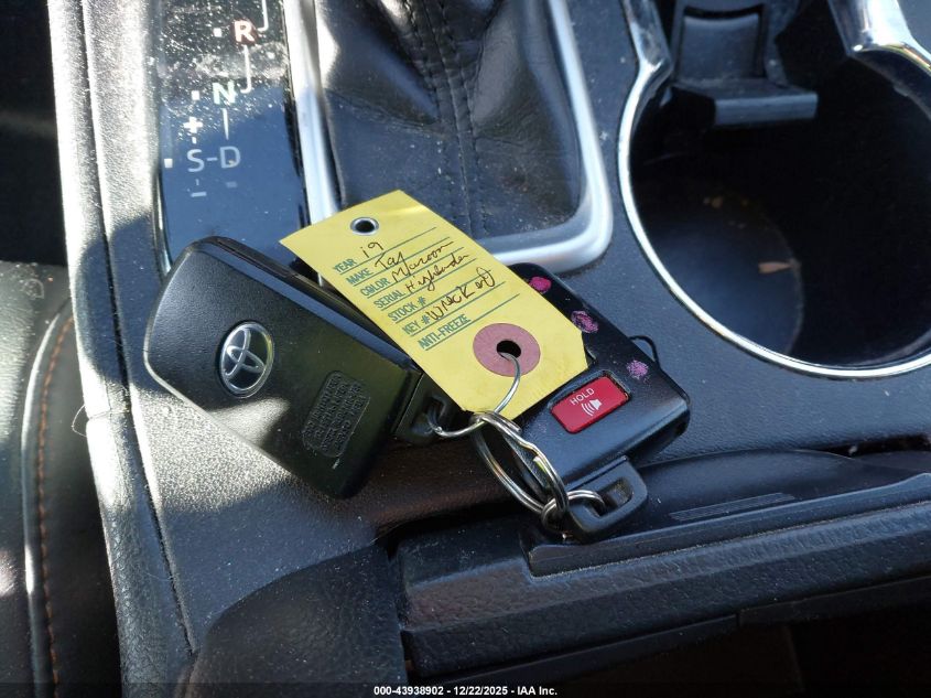 2019 Toyota Highlander Limited Platinum VIN: 5TDDZRFH5KS926144 Lot: 43938902