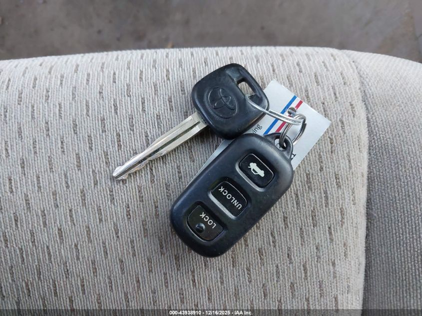 2003 Toyota Camry Le VIN: 4T1BE32K83U133477 Lot: 43938910