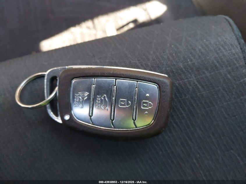 2018 Hyundai Tucson Value VIN: KM8J33A26JU632360 Lot: 43938953