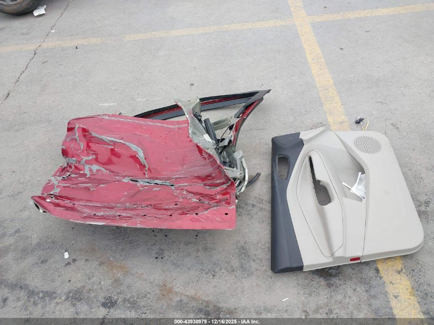 2014 Ford Escape Titanium VIN: 1FMCU0JX0EUA37736 Lot: 43938979