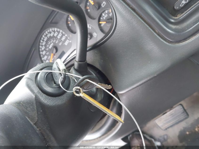 2005 GMC Sierra 1500 Work Truck VIN: 1GTEC14X75Z273062 Lot: 43939016