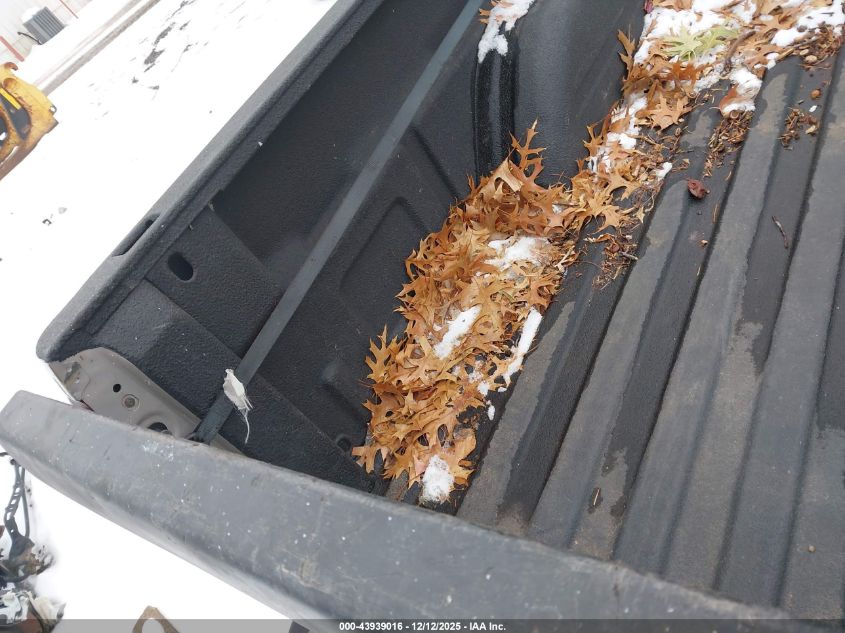 2005 GMC Sierra 1500 Work Truck VIN: 1GTEC14X75Z273062 Lot: 43939016