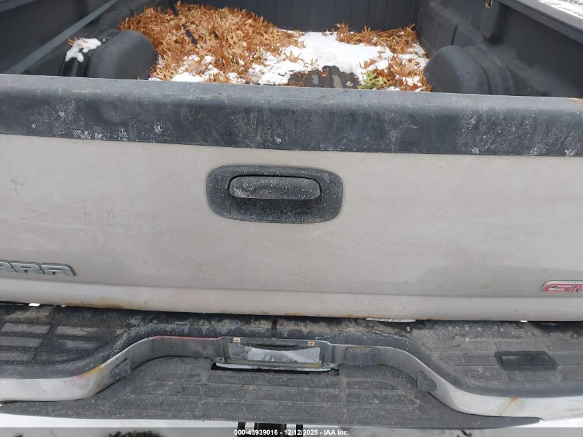 2005 GMC Sierra 1500 Work Truck VIN: 1GTEC14X75Z273062 Lot: 43939016