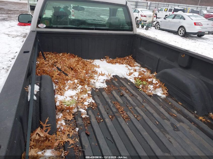 2005 GMC Sierra 1500 Work Truck VIN: 1GTEC14X75Z273062 Lot: 43939016