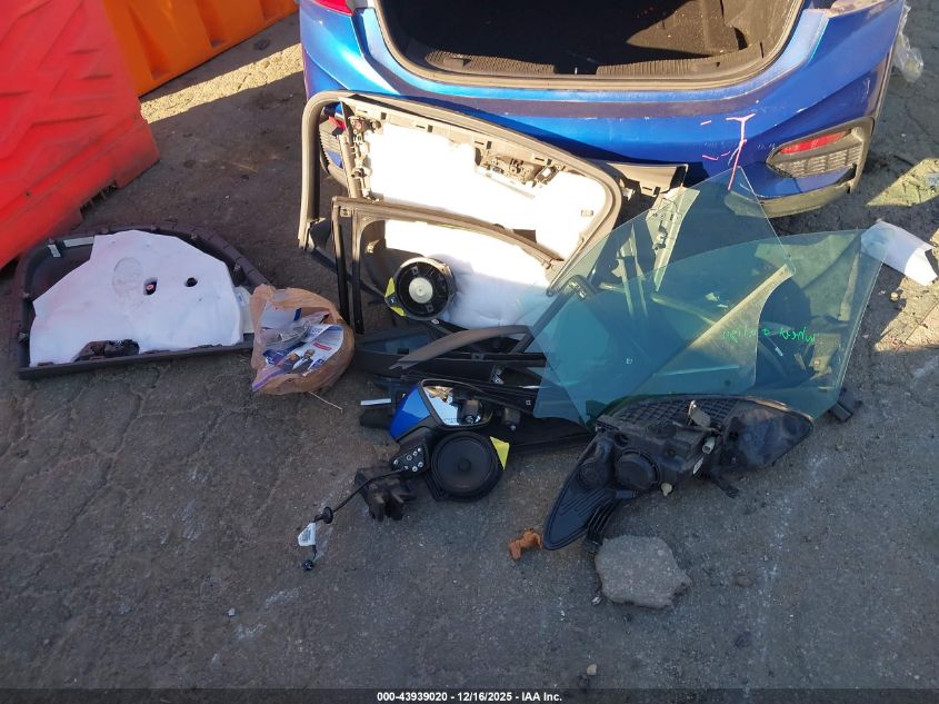 2017 Chevrolet Cruze Lt Auto VIN: 1G1BE5SM4H7197421 Lot: 43939020