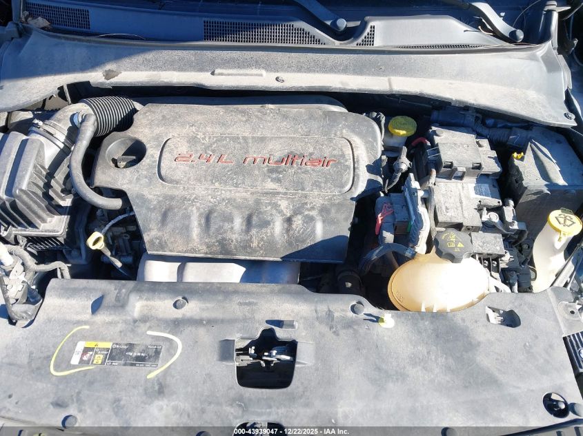 2018 Jeep Compass Limited 4X4 VIN: 3C4NJDCB2JT395942 Lot: 43939047