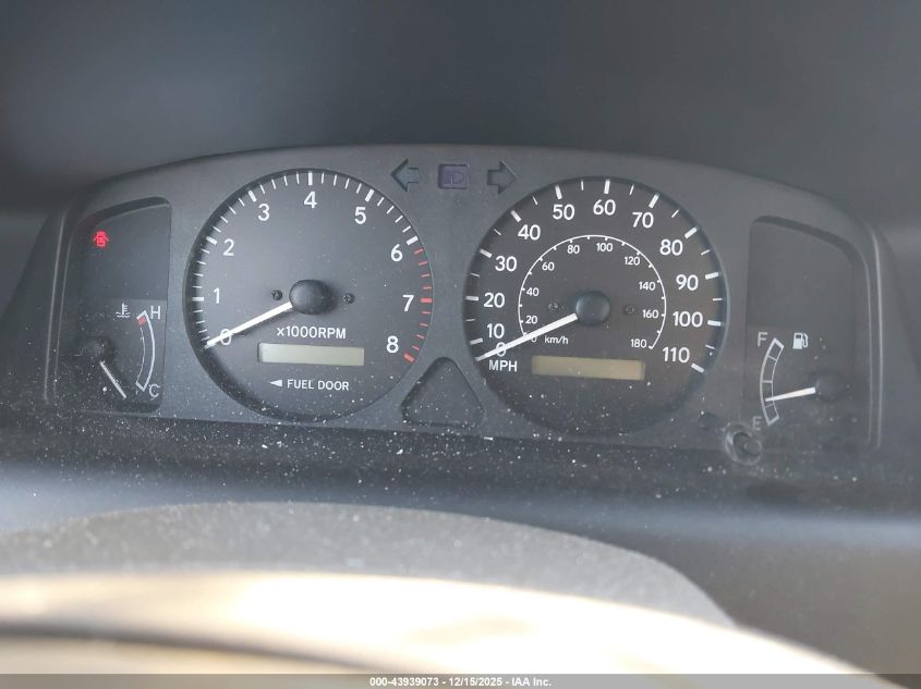 2002 Chevrolet Prizm Lsi VIN: 1Y1SK54842Z427885 Lot: 43939073