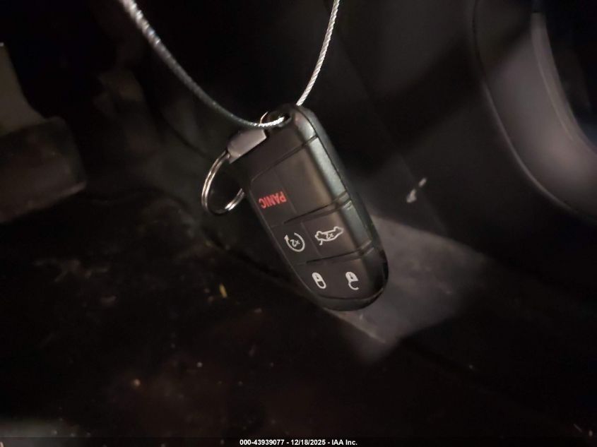 2015 Chrysler 200 Limited VIN: 1C3CCCABXFN573123 Lot: 43939077