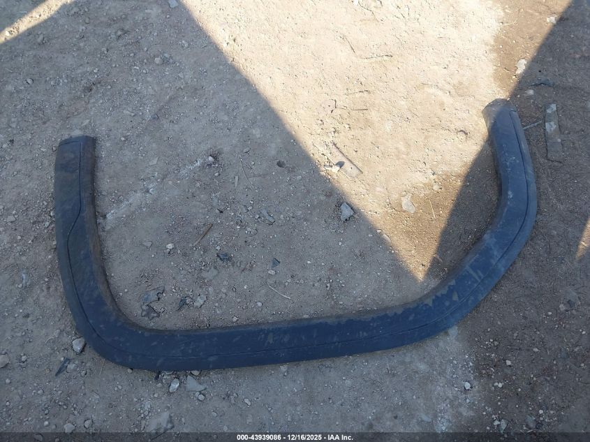 2025 GMC Sierra 1500 4Wd Short Box Slt VIN: 1GTUUDED3SZ250355 Lot: 43939086