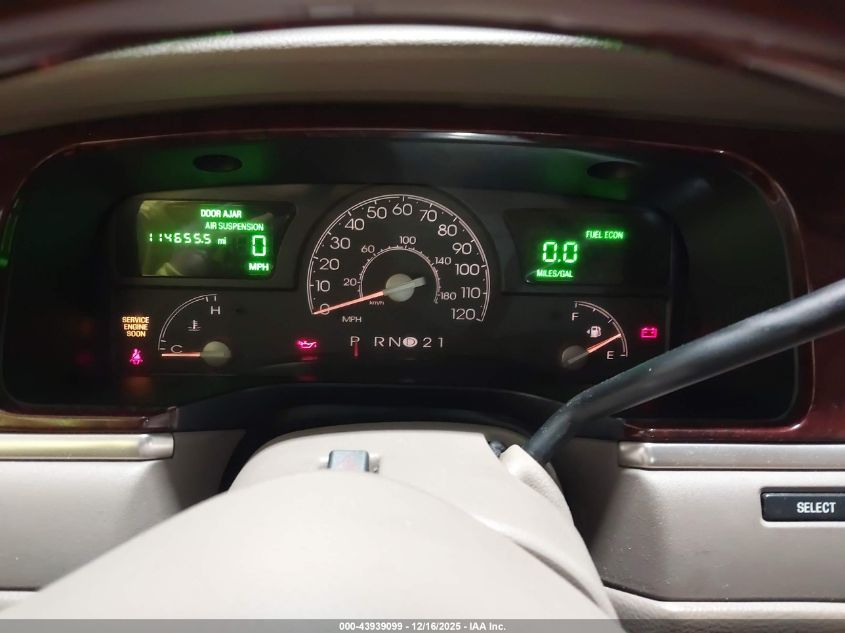 2003 Lincoln Town Car Cartier VIN: 1LNHM83W33Y672402 Lot: 43939099