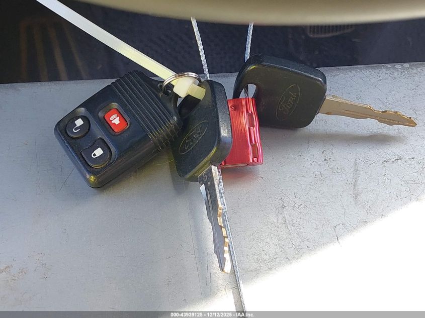 2003 Ford F-150 Lariat/Xlt VIN: 1FTRW08LX3KC81155 Lot: 43939125