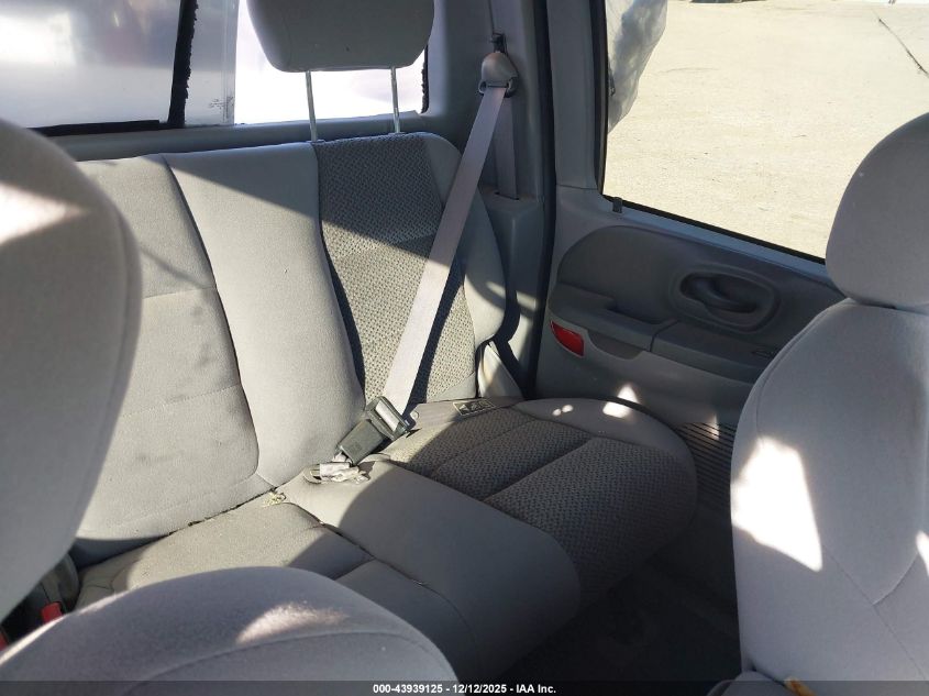 2003 Ford F-150 Lariat/Xlt VIN: 1FTRW08LX3KC81155 Lot: 43939125