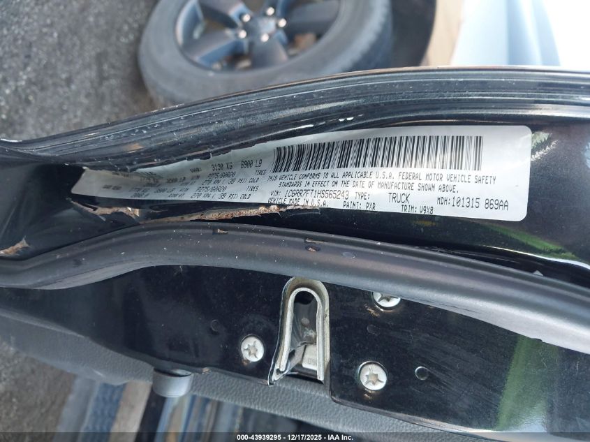 2017 Ram 1500 Express 4X4 6'4 Box VIN: 1C6RR7FT1HS565243 Lot: 43939295