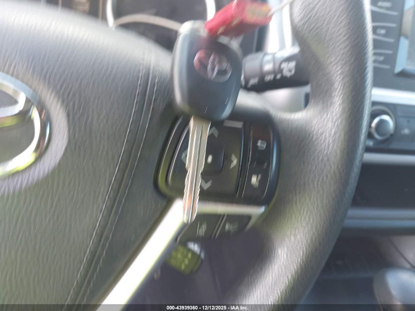 2018 Toyota Highlander Le VIN: 5TDZARFH7JS036272 Lot: 43939360