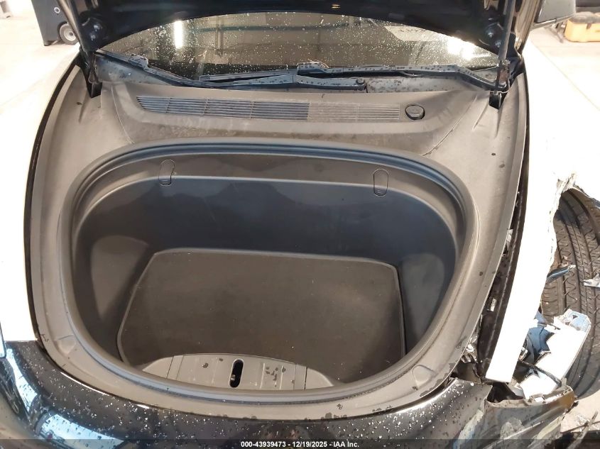 2018 Tesla Model 3 Long Range/Performance VIN: 5YJ3E1EB6JF097044 Lot: 43939473