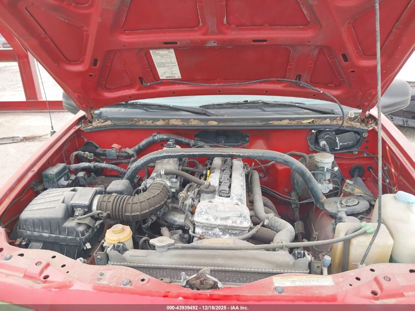 2002 Chevrolet Tracker Hard Top Base VIN: 2CNBE13C226934379 Lot: 43939492