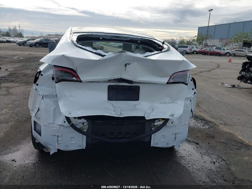 2023 Tesla Model Y Awd/Long Range Dual Motor All-Wheel Drive VIN: 7SAYGDEE5PF633005 Lot: 43939527