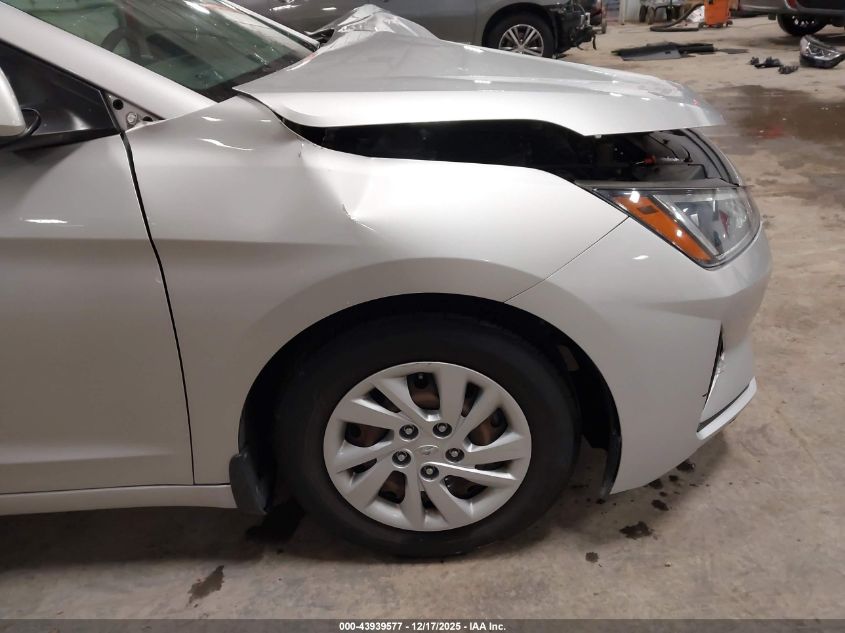 2019 Hyundai Elantra Se VIN: 5NPD74LF8KH449890 Lot: 43939577