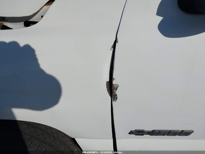 2000 Chevrolet Silverado 1500 Ls VIN: 2GCEC19T8Y1102551 Lot: 43939674