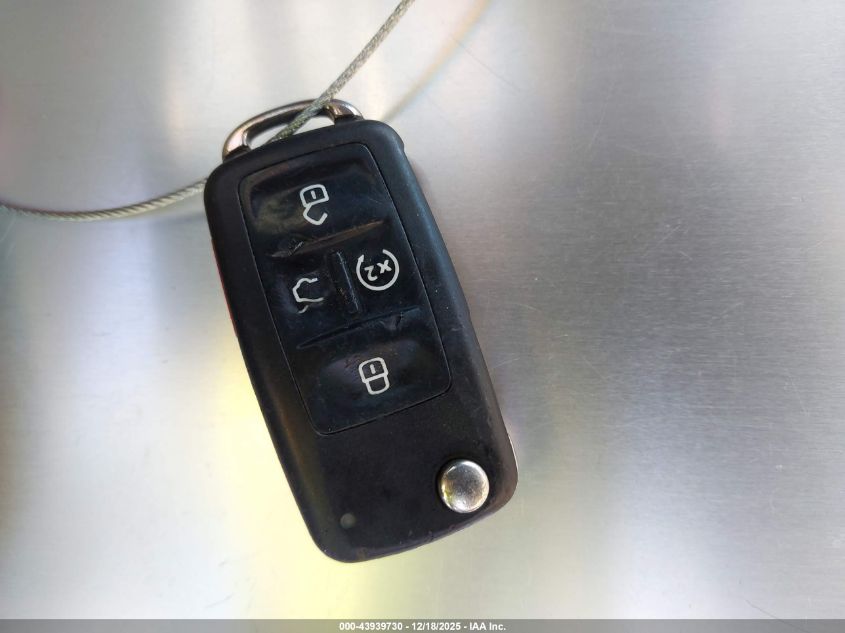 2013 Volkswagen Passat 2.5L Sel Premium VIN: 1VWCH7A37DC080549 Lot: 43939730