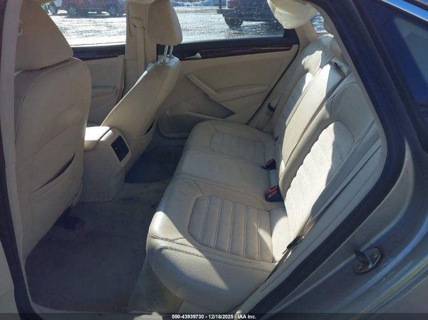 2013 Volkswagen Passat 2.5L Sel Premium VIN: 1VWCH7A37DC080549 Lot: 43939730