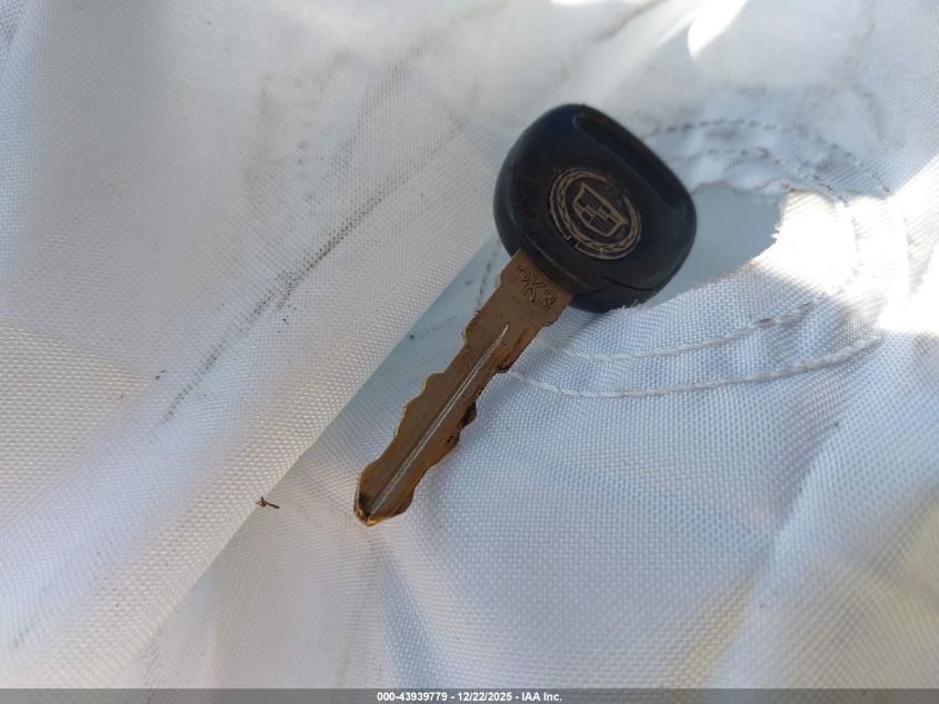 2004 Cadillac Deville Standard VIN: 1G6KD54Y74U185692 Lot: 43939779