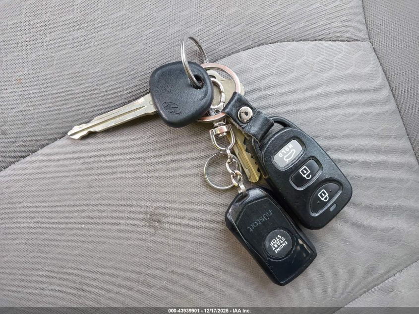 2019 Hyundai Elantra Se VIN: 5NPD74LF9KH497107 Lot: 43939901