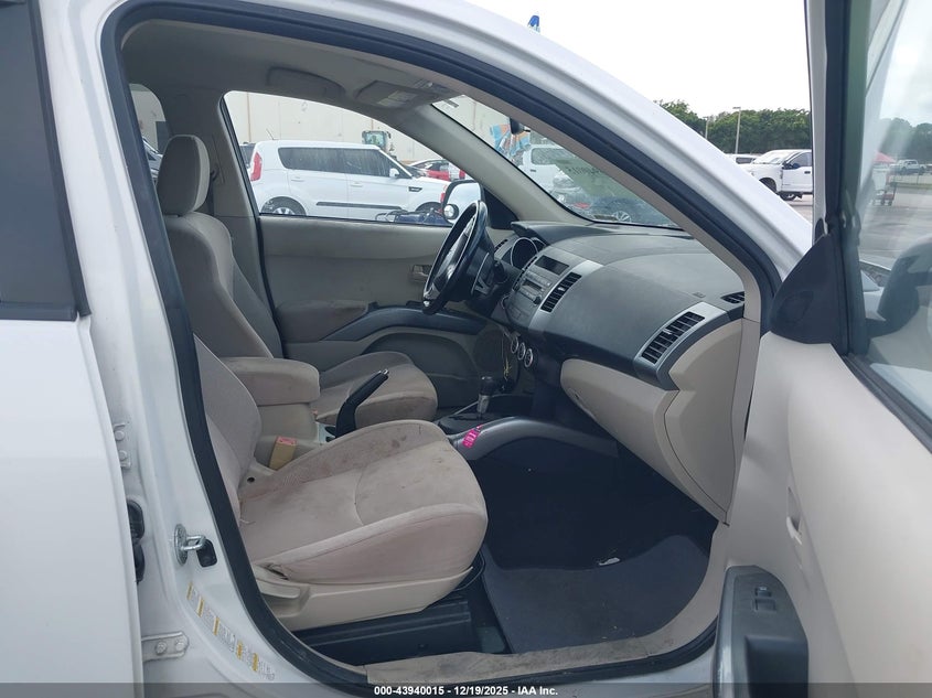 Mitsubishi OUTLANDER — thumbnail 5