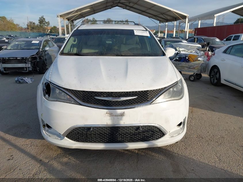 2017 Chrysler Pacifica Touring-L Plus VIN: 2C4RC1EG8HR811606 Lot: 43940084