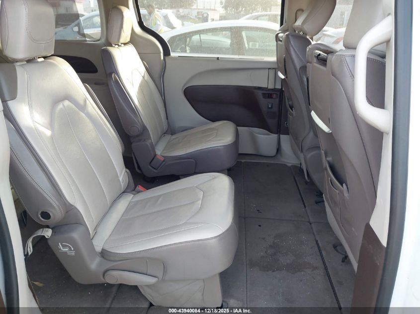 2017 Chrysler Pacifica Touring-L Plus VIN: 2C4RC1EG8HR811606 Lot: 43940084