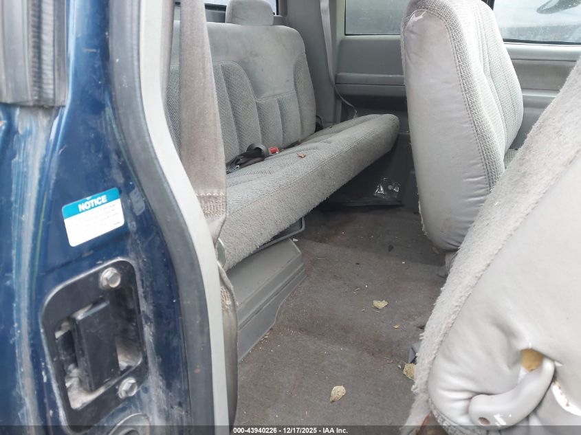 1998 Chevrolet K1500 Fleetside VIN: 2GCEK19R7W1225598 Lot: 43940226