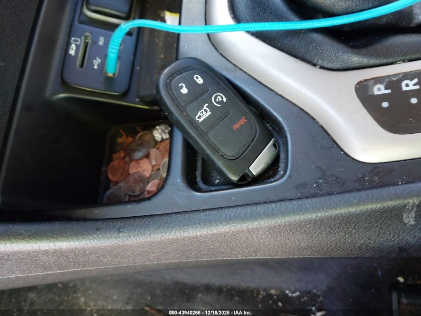 2016 Jeep Cherokee Latitude VIN: 1C4PJLCS4GW293676 Lot: 43940266