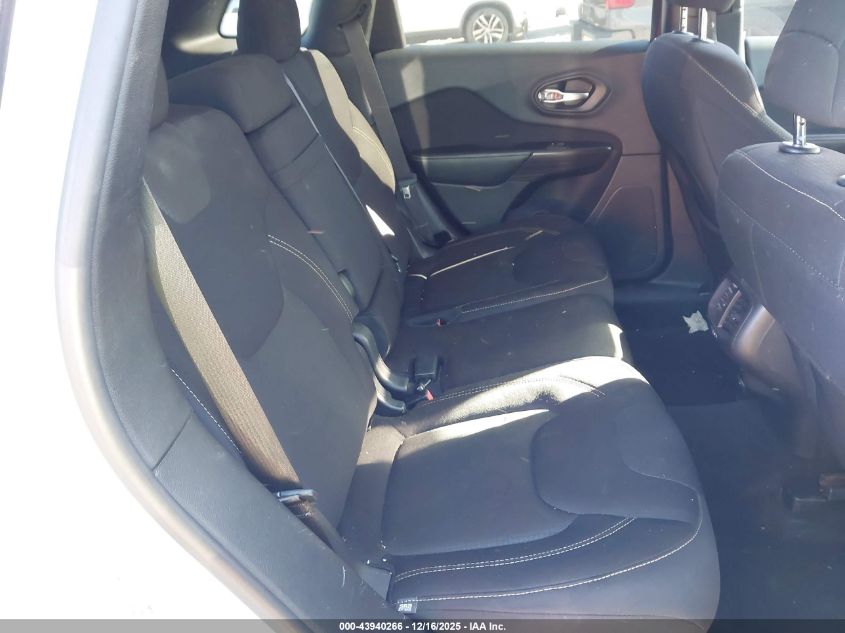 2016 Jeep Cherokee Latitude VIN: 1C4PJLCS4GW293676 Lot: 43940266