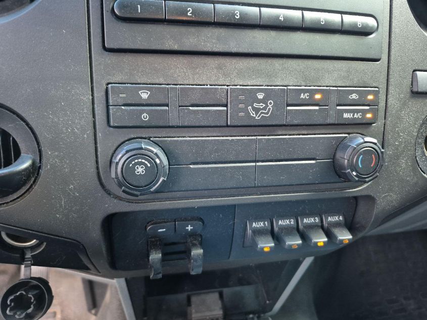 2015 Ford F-350 Chassis Xl VIN: 1FDRF3G60FED20735 Lot: 43940310