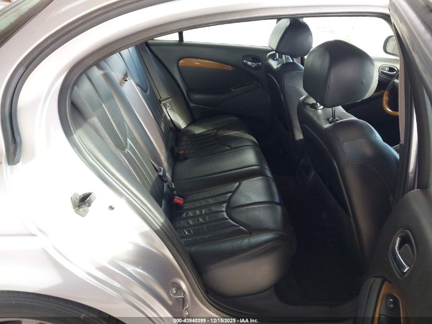 2000 Jaguar S-Type 4.0L V8 VIN: SAJDA01D1YGL70958 Lot: 43940399