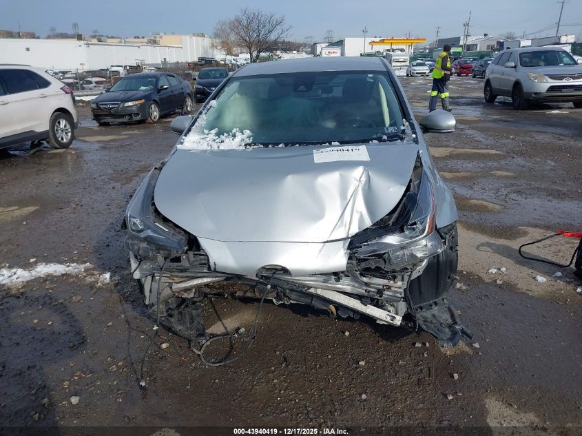 2022 Toyota Prius Le Awd-E VIN: JTDL9MFUXN3038099 Lot: 43940419