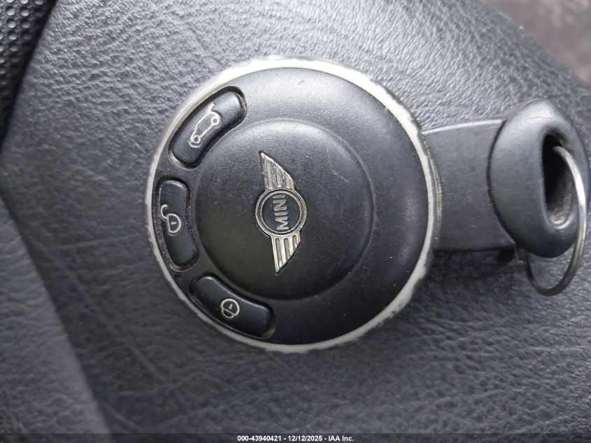2009 Mini Cooper VIN: WMWMF33579TW72686 Lot: 43940421