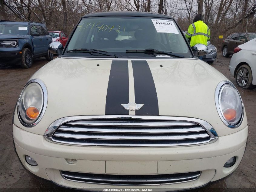 2009 Mini Cooper VIN: WMWMF33579TW72686 Lot: 43940421