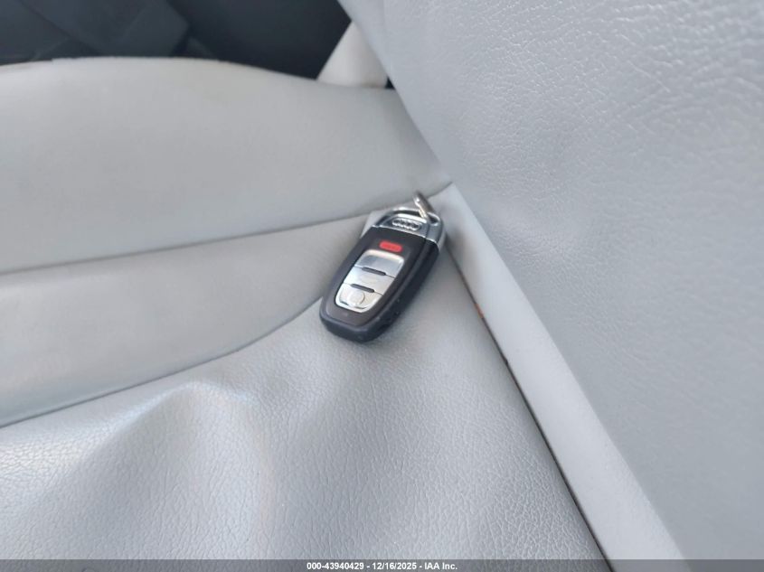 2013 Audi A4 2.0T Premium VIN: WAUFFAFLXDN034033 Lot: 43940429