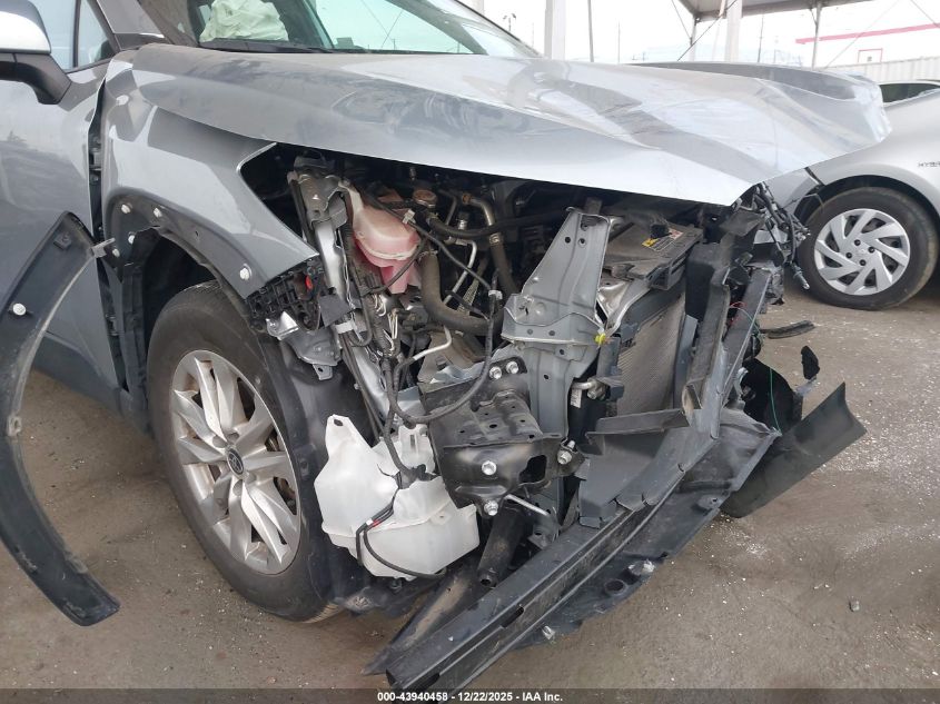 2023 Toyota Corolla Cross Le VIN: 7MUBAABGXPV060600 Lot: 43940458