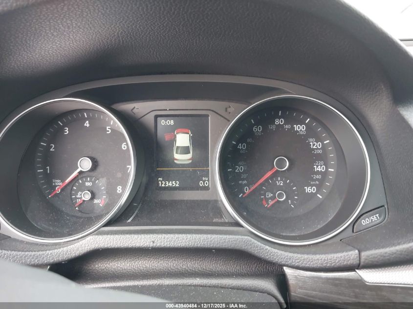 2018 Volkswagen Passat 2.0T Sel Premium VIN: 1VWCA7A35JC003761 Lot: 43940484