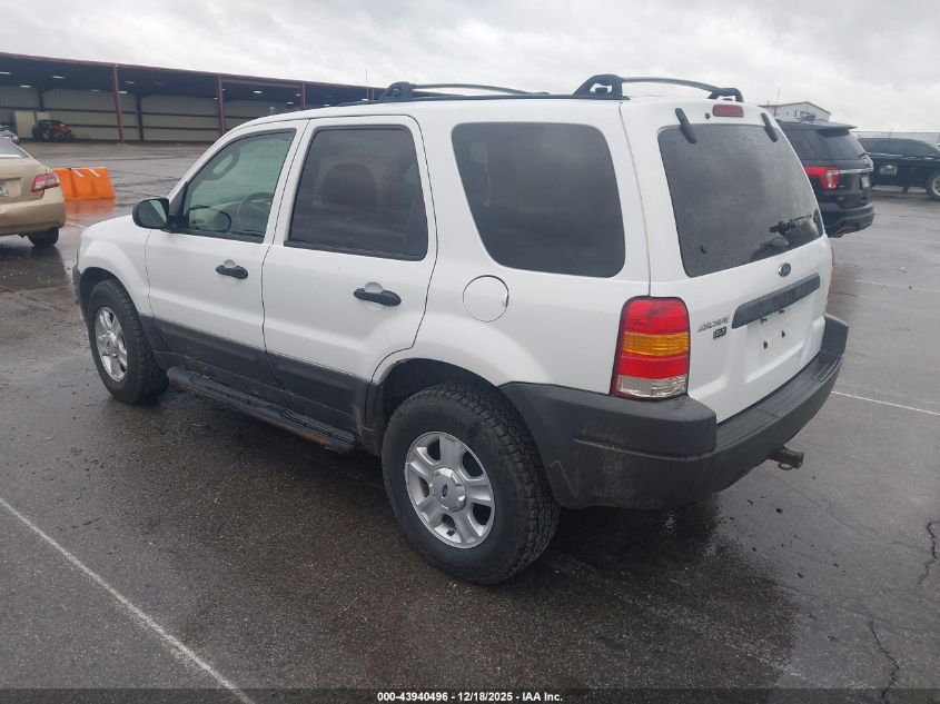 1FMYU93134KA81551 2004 FORD ESCAPE photo no. 3