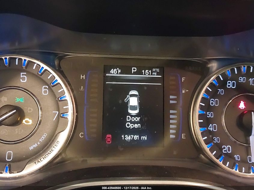 2015 Chrysler 200 Limited VIN: 1C3CCCAB9FN678039 Lot: 43940500