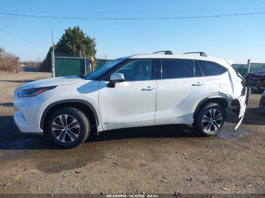 2022 Toyota Highlander Hybrid Xle VIN: 5TDGBRCH5NS548272 Lot: 43940526