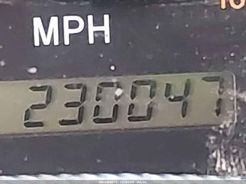 2000 Toyota Tundra Sr5 V8 VIN: 5TBBT4418YS045702 Lot: 43940572