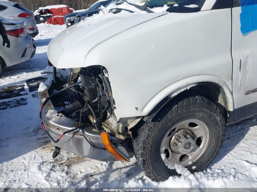 2004 Chevrolet Express VIN: 1GCGG25V941237676 Lot: 43940701