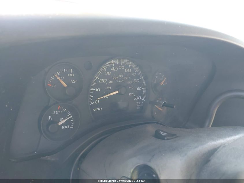 2004 Chevrolet Express VIN: 1GCGG25V941237676 Lot: 43940701