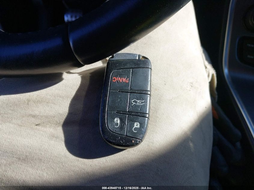 2015 Dodge Challenger R/T VIN: 2C3CDZAT8FH710240 Lot: 43940715